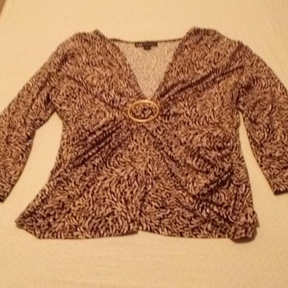 I.N. STUDIO ANIMAL PRINT TOP, WITH BRASS BUCKLE. - Picture 2 of 5